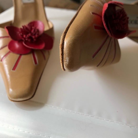 Jimmy Choo nude heels with accent flower - Picture 5 of 5